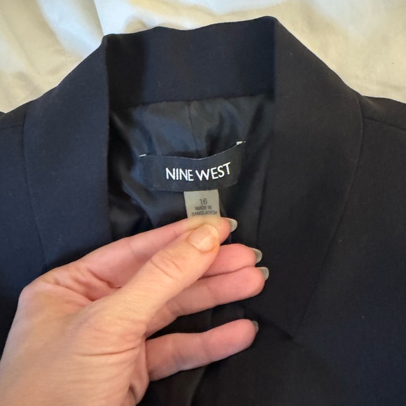 Nine West Black Clasp-Front Blazer - 16 - Picture 6 of 8